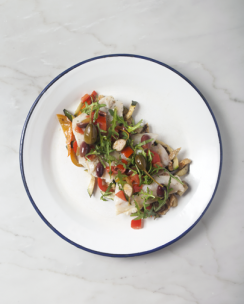 Filetto di spigola al vapore con julienne di verdure