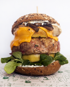 GREEN AND BEEF BURGER